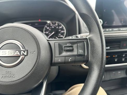 Used 2023 Nissan Rogue S FWD image 36
