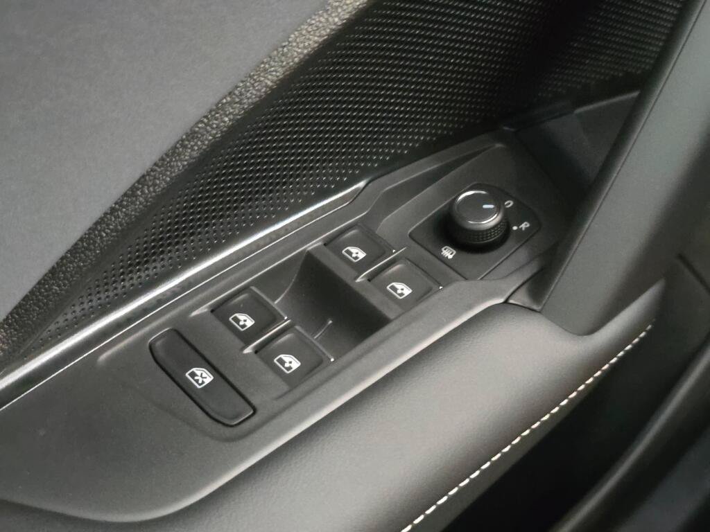 New 2026 Volkswagen Tiguan SE AWD/4WD image 24