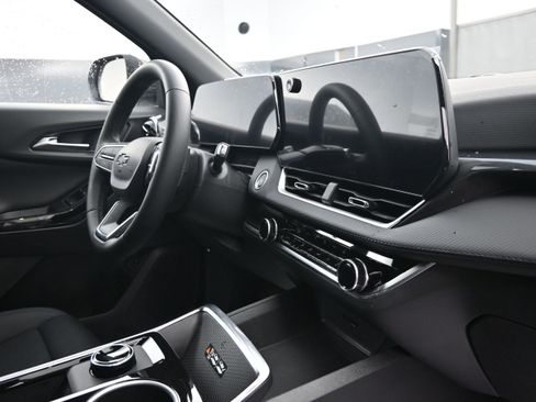 New 2026 Chevrolet Equinox LT FWD image 31
