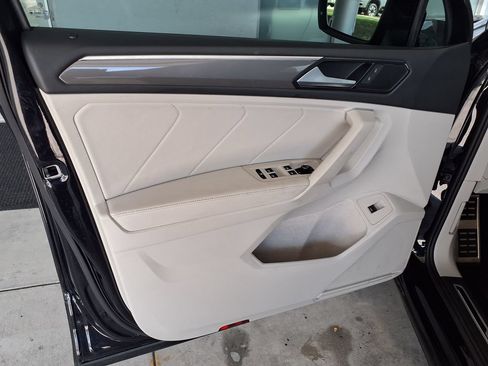 Used 2024 Volkswagen Tiguan SE R-Line FWD image 18