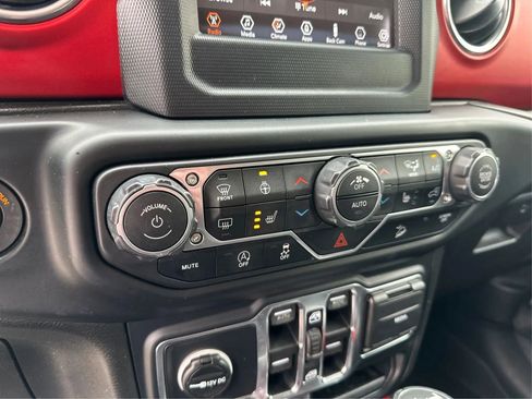 Used 2019 Jeep Wrangler Unlimited Rubicon w/ Steel Bumper Group AWD/4WD image 29