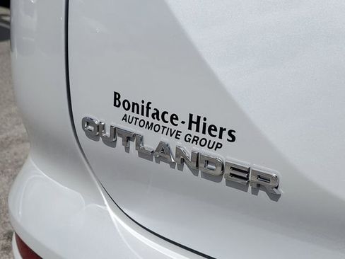 Used 2024 Mitsubishi Outlander SEL Black Edition image 6