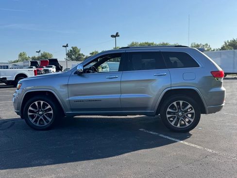 Used 2017 Jeep Grand Cherokee Overland w/ Jeep Active Safety Group AWD/4WD image 4