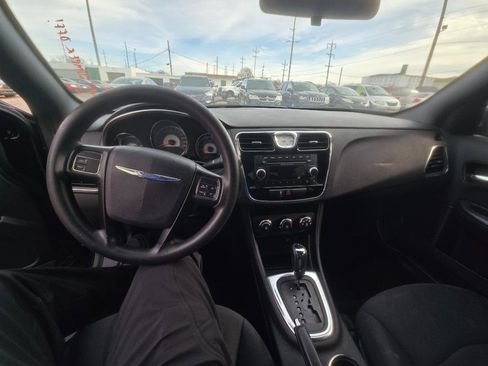 Used 2014 Chrysler 200 LX image 9