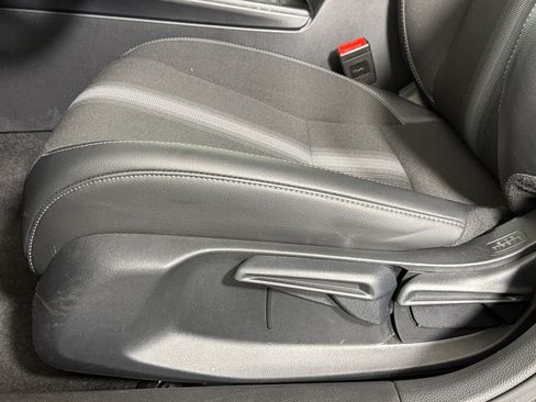 Used 2025 Honda Civic Sport image 13