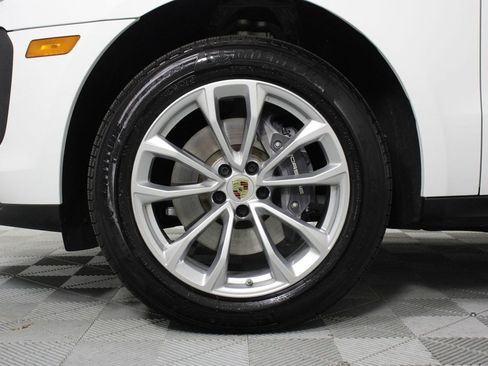 Certified 2026 Porsche Macan AWD/4WD image 30