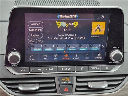 Used 2025 Nissan Altima 2.5 SV FWD image 12