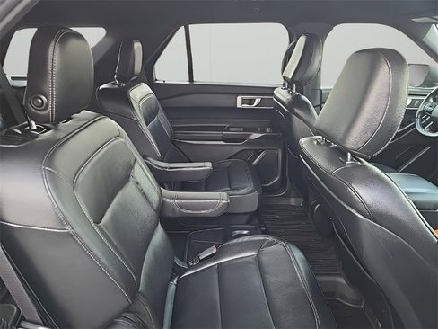 Used 2020 Ford Explorer XLT w/ Equipment Group 202A image 15