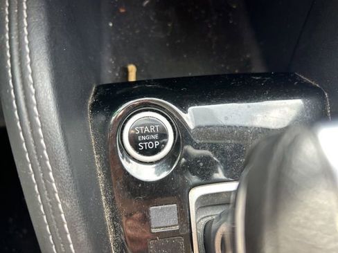 Used 2018 Nissan Kicks SV FWD image 16