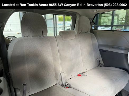 Used 2017 Toyota Sienna LE FWD image 29