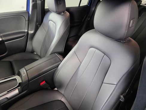 Certified 2025 Mercedes-Benz GLB 250 image 11