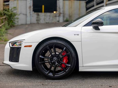 Used 2018 Audi R8 V10 RWD image 33