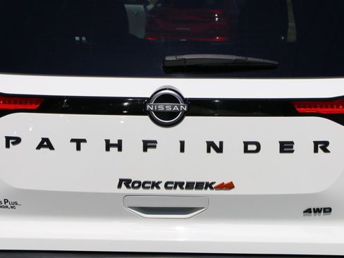 Used 2024 Nissan Pathfinder Rock Creek AWD/4WD image 5