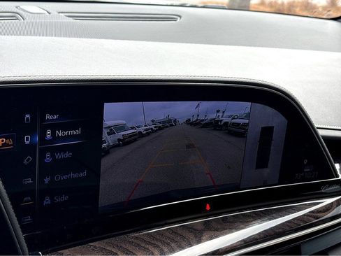 Used 2023 Cadillac Escalade Premium Luxury w/ Performance Package AWD/4WD image 28