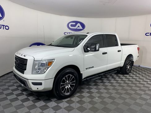 Used 2021 Nissan Titan SV w/ SV Convenience Package AWD/4WD image 6