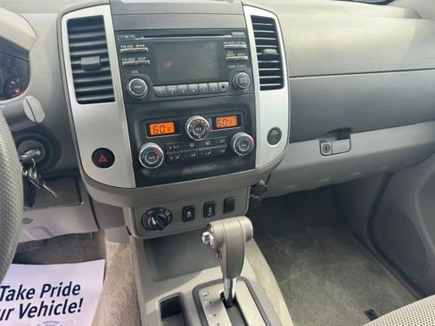 Used 2013 Nissan Frontier SV w/ SV Value Truck Pkg AWD/4WD image 16
