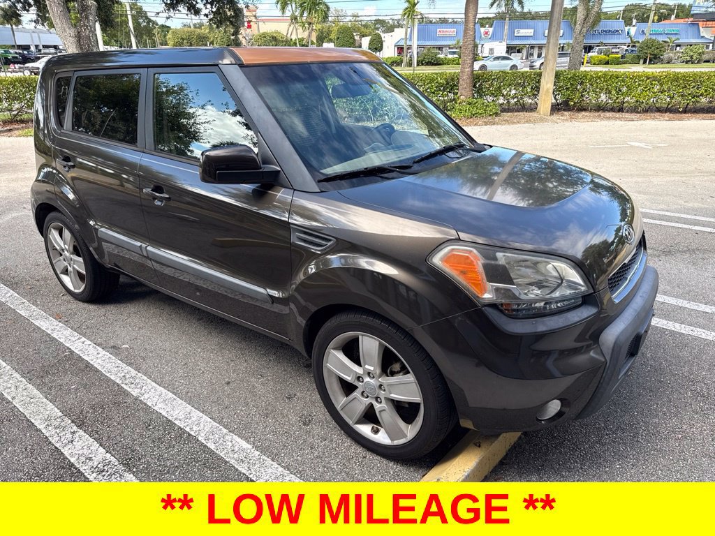 Used 2011 Kia Soul ! FWD image 3