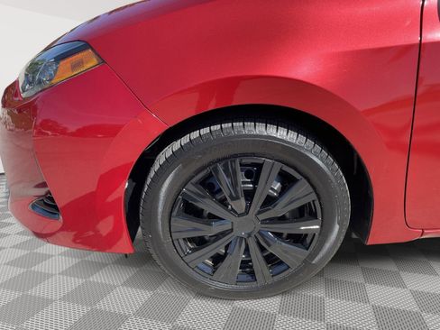 Used 2018 Toyota Corolla LE FWD image 28
