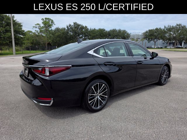 Used 2024 Lexus ES 250 w/ Premium Package AWD/4WD image 3