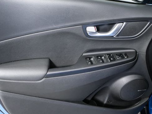 Used 2022 Hyundai Kona Limited image 6