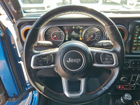 Used 2022 Jeep Gladiator Mojave w/ Dual Top Group AWD/4WD image 19