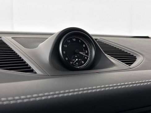 Certified 2025 Porsche Macan S image 17