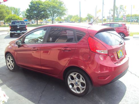 Used 2011 Ford Fiesta SES FWD image 4