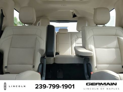 New 2027 Lincoln Navigator Premiere RWD image 29