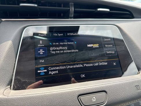 Used 2021 Cadillac XT4 Luxury w/ Cold Weather Package FWD image 14