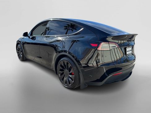 Used 2024 Tesla Model Y Performance image 3