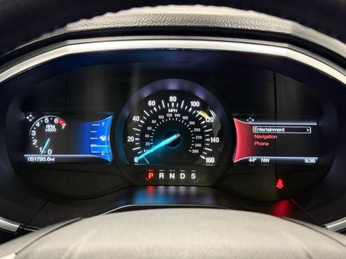 Used 2017 Ford Edge Titanium w/ Equipment Group 301A AWD/4WD image 34