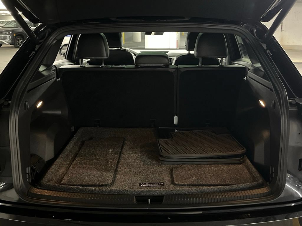 Certified 2023 Volkswagen Atlas Cross Sport SE w/ Panoramic Sunroof Package AWD/4WD image 39