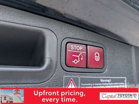 Used 2012 Mercedes-Benz GL 550 4MATIC image 11