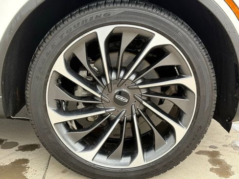 Used 2022 Lincoln Aviator Reserve w/ Equipment Group 201A AWD/4WD image 9