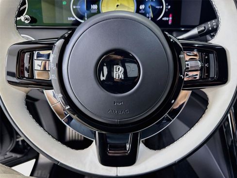 Used 2025 Rolls-Royce Cullinan AWD/4WD image 22