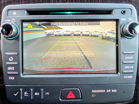 Used 2015 Chevrolet Traverse LT w/ Style and Technology Package AWD/4WD image 12