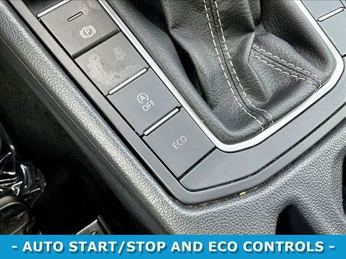 Used 2025 Volkswagen Jetta Sport FWD image 35