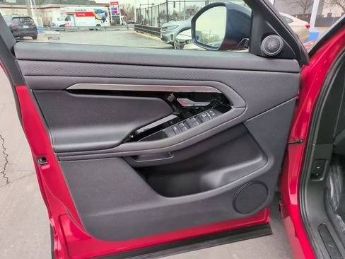 Used 2020 Land Rover Range Rover Evoque S image 18