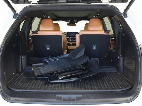 Used 2020 Toyota Highlander Platinum AWD/4WD image 14