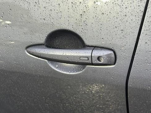Used 2020 Nissan Sentra SV FWD image 11