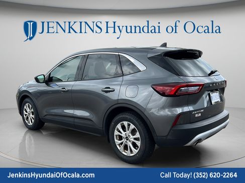 Used 2023 Ford Escape Active w/ Cold Weather Package FWD image 5