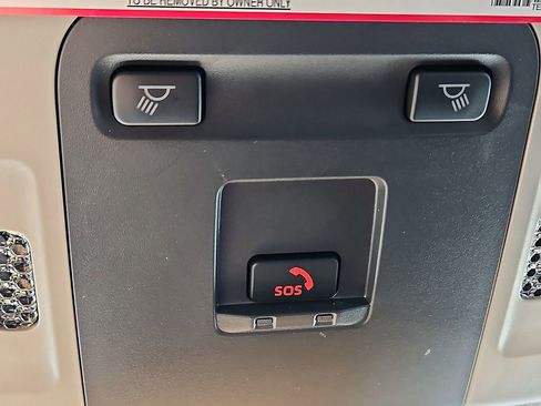 Used 2025 Toyota Camry LE image 21