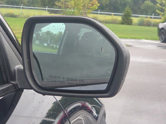Used 2023 Ford Explorer XLT AWD/4WD image 6