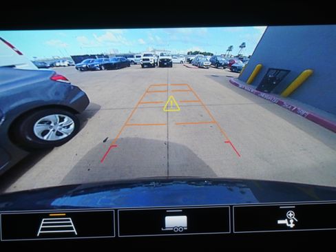 Used 2020 Chevrolet Traverse LT FWD image 20