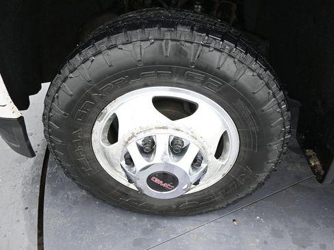 Used 2016 GMC Sierra 3500 Denali w/ Duramax Plus Package image 33