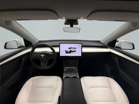 Used 2023 Tesla Model Y Long Range image 12