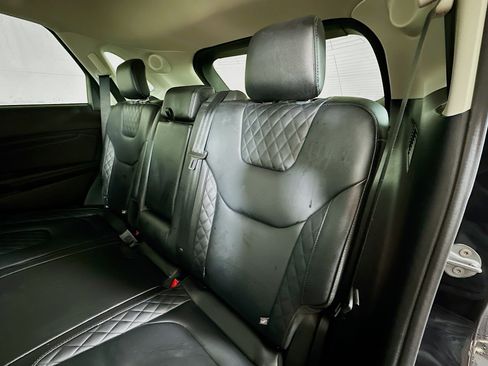 Used 2024 Ford Edge Titanium image 23