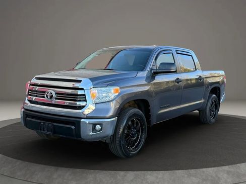Used 2017 Toyota Tundra SR5 image 1
