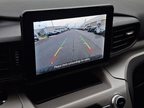 Certified 2022 Ford Explorer XLT image 17