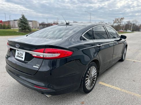 Used 2017 Ford Fusion SE w/ Fusion SE Technology Package image 5